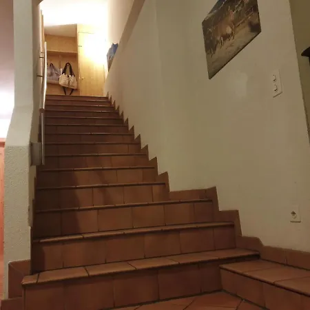 Fasser In Muestair- Zentrale Lage 米施泰尔