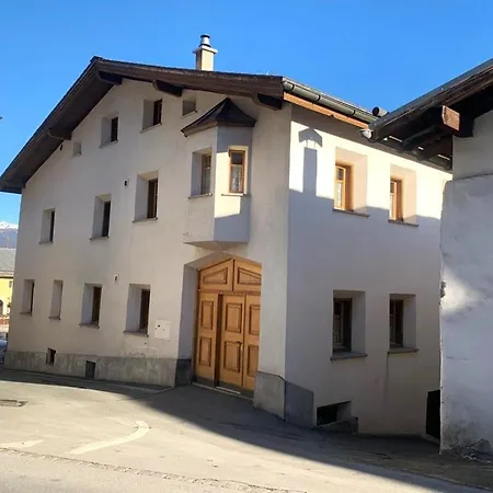 Fasser In Muestair- Zentrale Lage Mustair